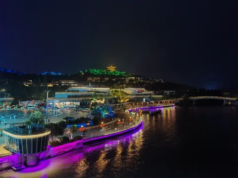 月亮湾广场夜景
