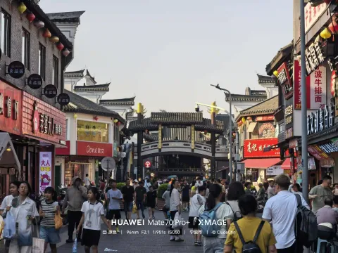 鼓楼步行街街巷喧嚣