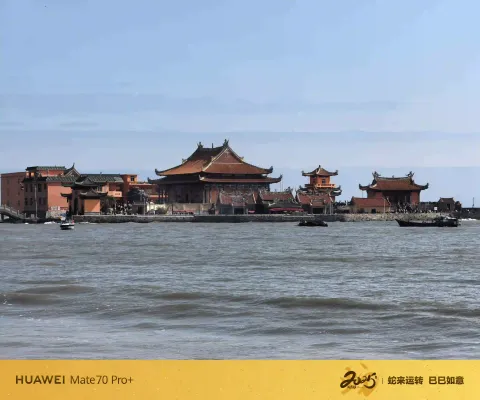 远眺海上洛伽寺