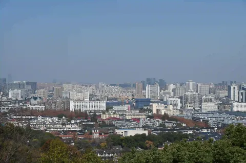 登高望杭城