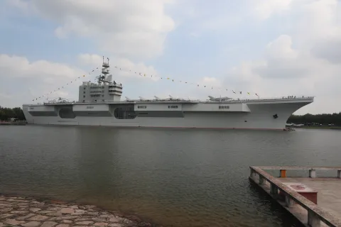 航母水泥模型