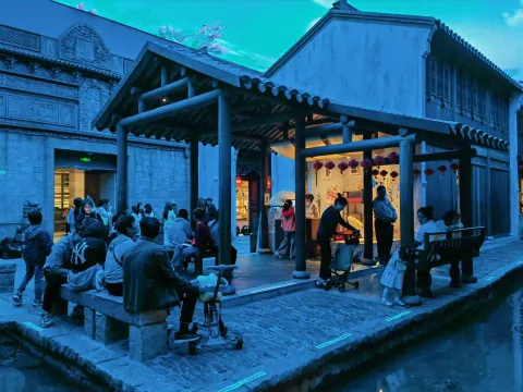 古街新韵：历史风情街