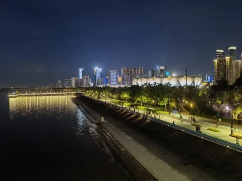 钱塘江南岸夜景