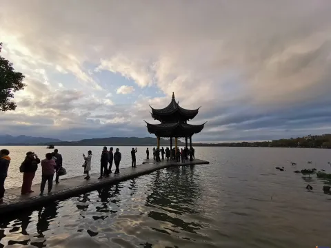 集贤亭