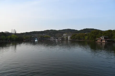 岳湖