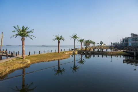湖边走道