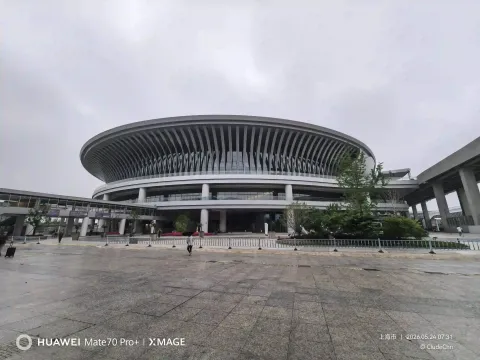上海松江站外观