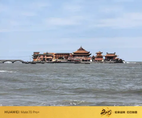 远眺海上洛伽寺