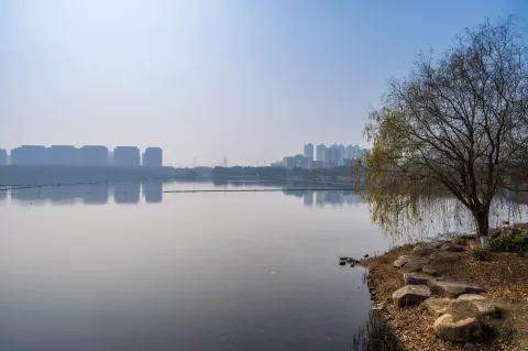 西山漾的景色