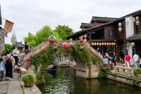 石拱桥水乡街景