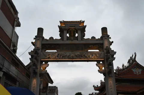 白云古地石牌坊