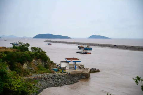 海岸加油站