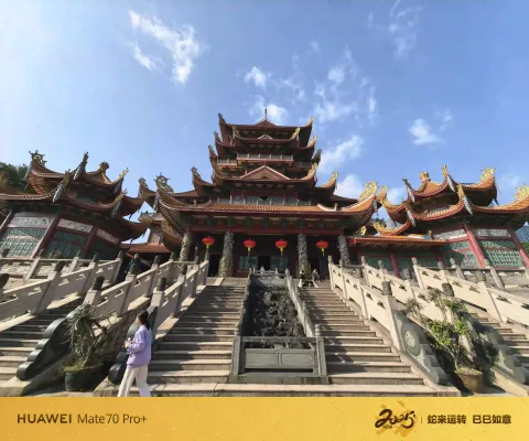 五百罗汉堂正门