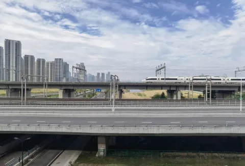 疾驰的高铁