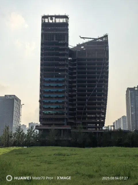 建设中的高层楼宇