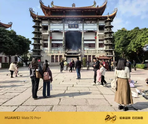 观音阁前的广场