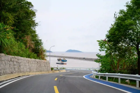 环岛弯道，一路向海