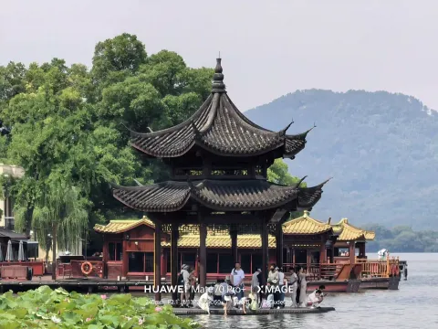 湖亭揽翠