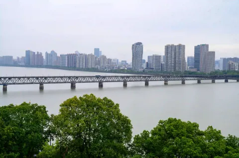 塔上俯瞰钱塘江大桥