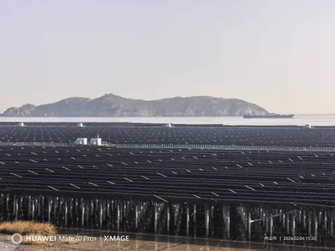 滩涂上光伏阵列