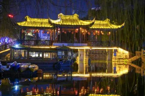 夜晚的青莲桥