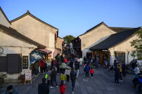 鲁镇