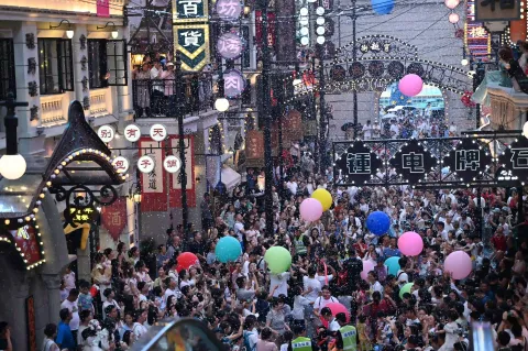 穿越街快闪