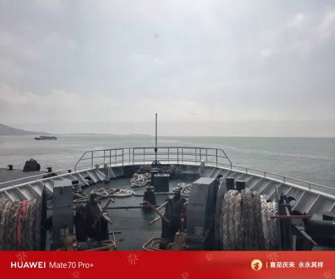 客船船头甲板