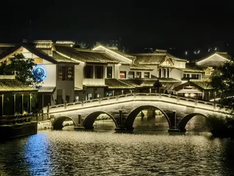 水街夜景