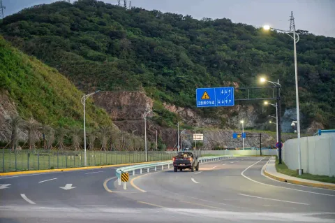山边道路弯道
