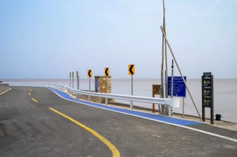 向海延伸的环岛路