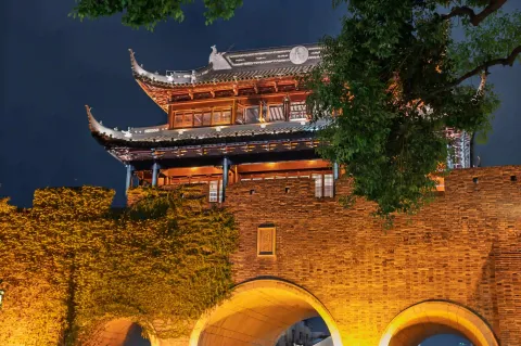 阊门古城楼夜色