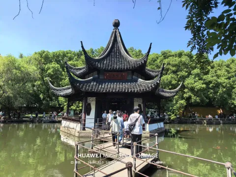 古亭临水听风