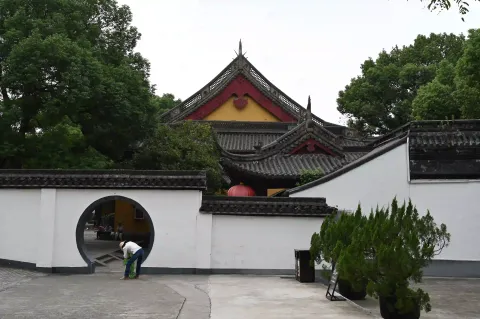 净慈寺・月门古檐