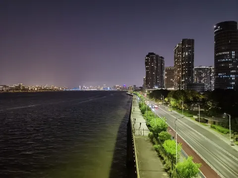 钱塘江南岸夜景