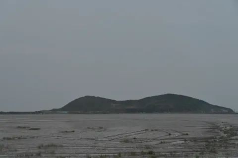 东垦山