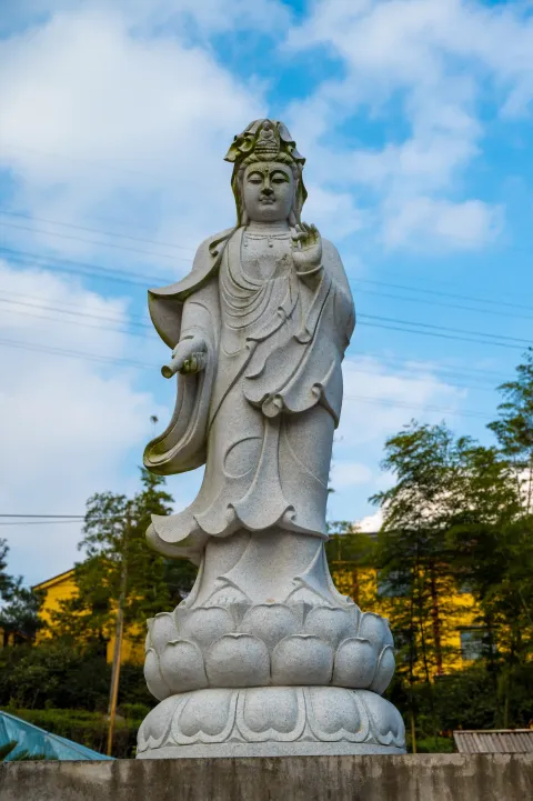 菩萨塑像