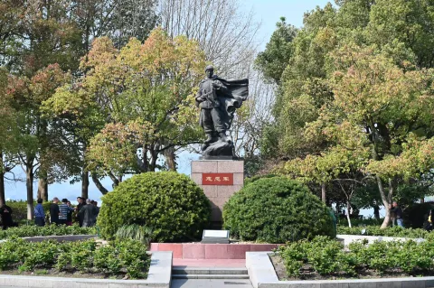 志愿军雕像