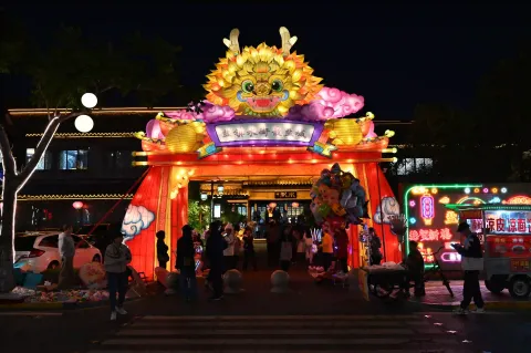 水街拱门花灯