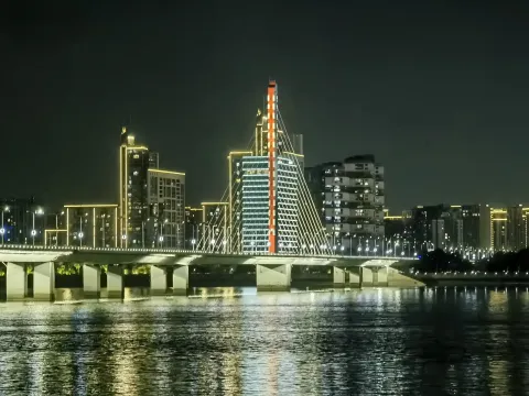 夜晚的西兴大桥