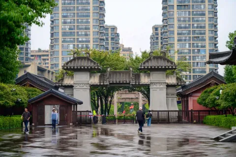 入口汉式石牌坊