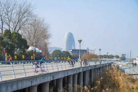 环湖大堤观光平台