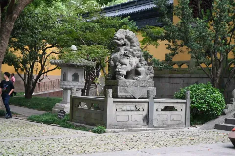 净慈寺石狮