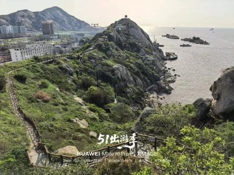 蜿蜒栈道，揽尽小梅山