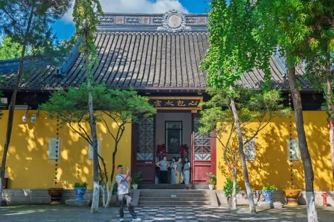 古殿光影