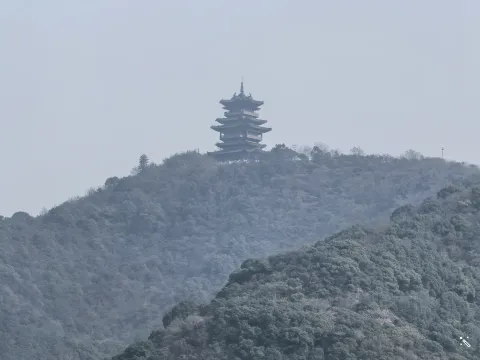 远眺半山望宸阁