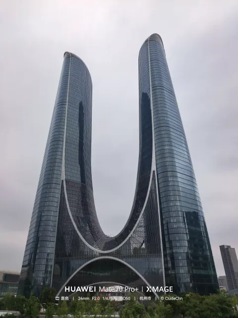 杭州之门，凌空而立的城市地标