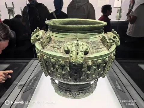 青铜兽面纹簋