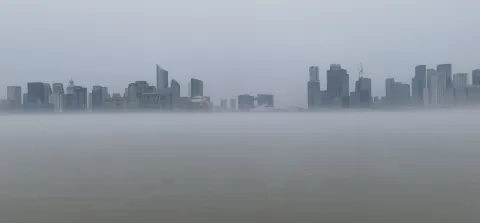 雾气中的钱江新城